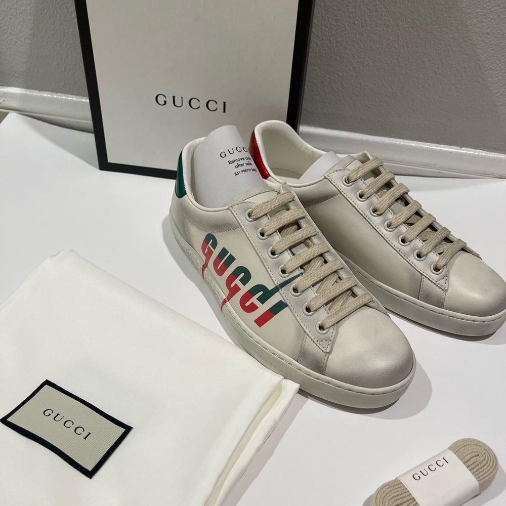 🚫SOLD🚫Authentic Gucci Mens Size 5